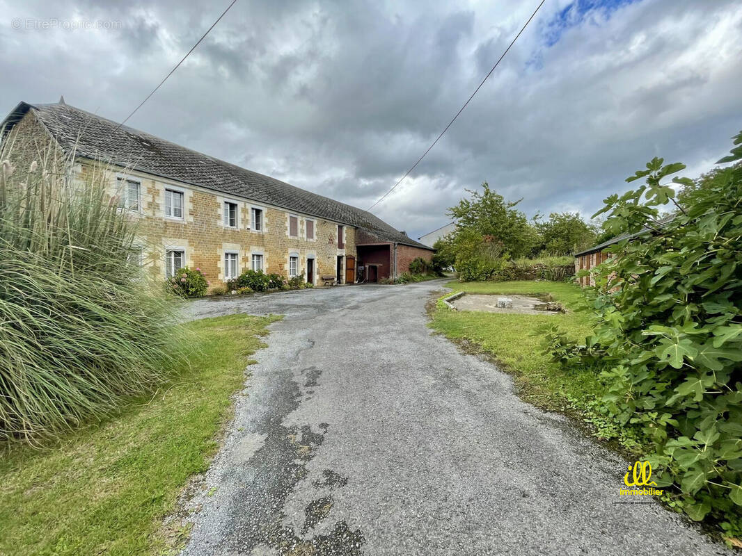 Maison à NEUVILLE-LEZ-BEAULIEU