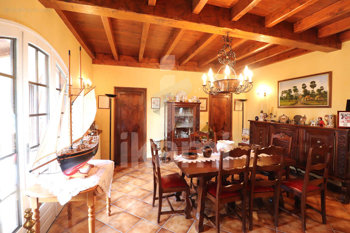 Maison à SALAISE-SUR-SANNE