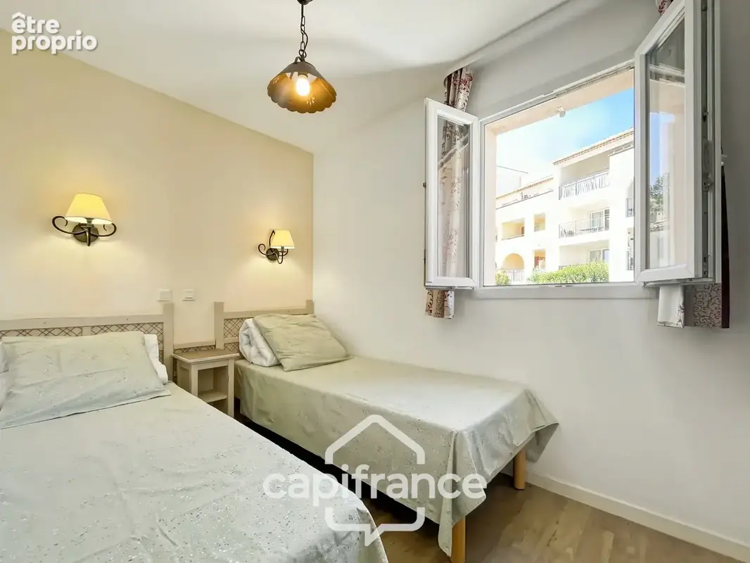 DOMAINE DE PONT ROYAL, maison  de 45 m2 avec vue dégagée , élevée d'un étage, 2 chambres, mitoyenne d'un seul côté, piscine priv - photo 18