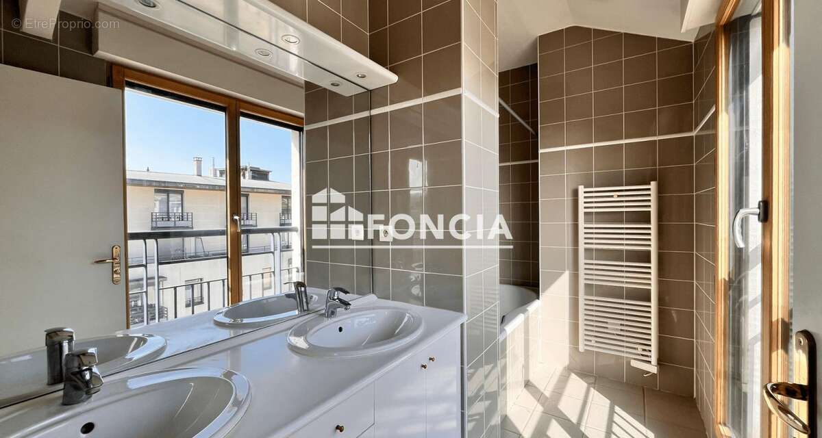 Appartement à LYON-6E