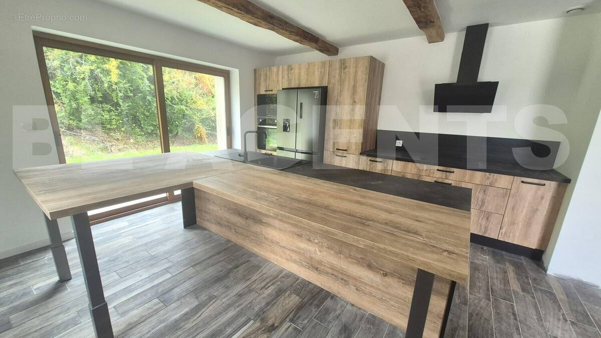 cuisine 1 - Maison à PUYLAUSIC