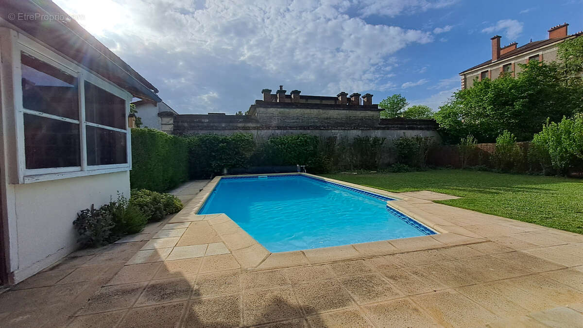 Maison à VILLENEUVE-SUR-LOT