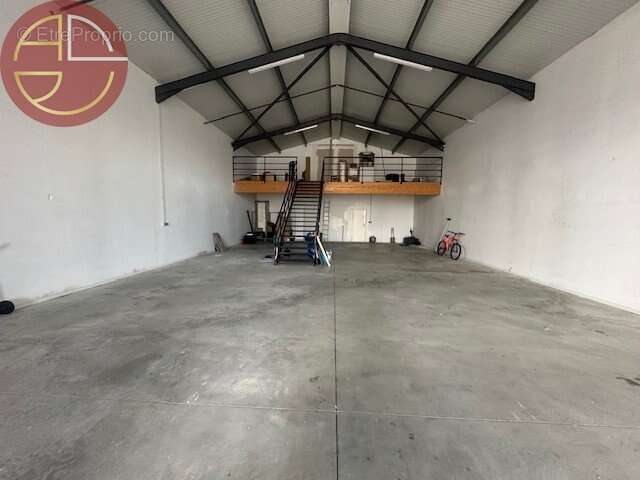 Commerce à LESPINASSE