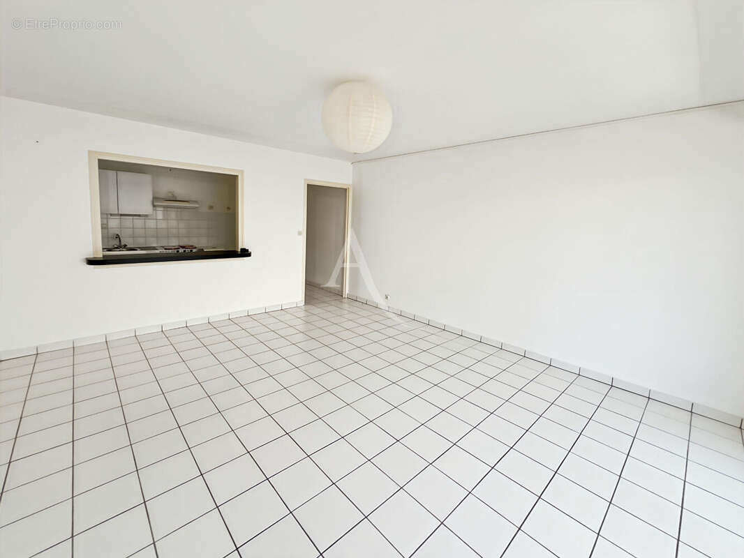 Centre Ville, Appartement T3 - photo 3