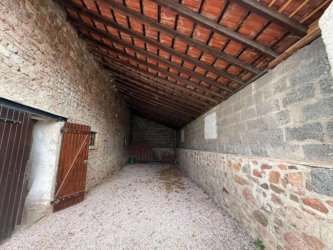 Maison à COMMELLE-VERNAY