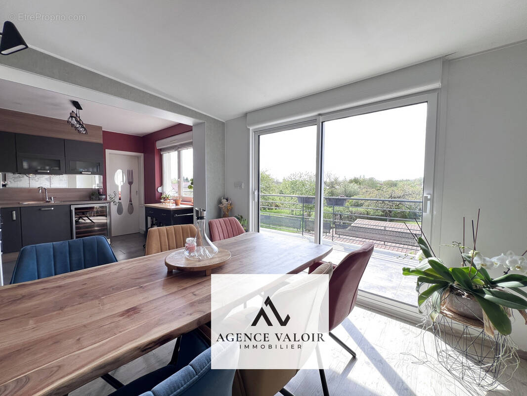 Appartement à AY-SUR-MOSELLE