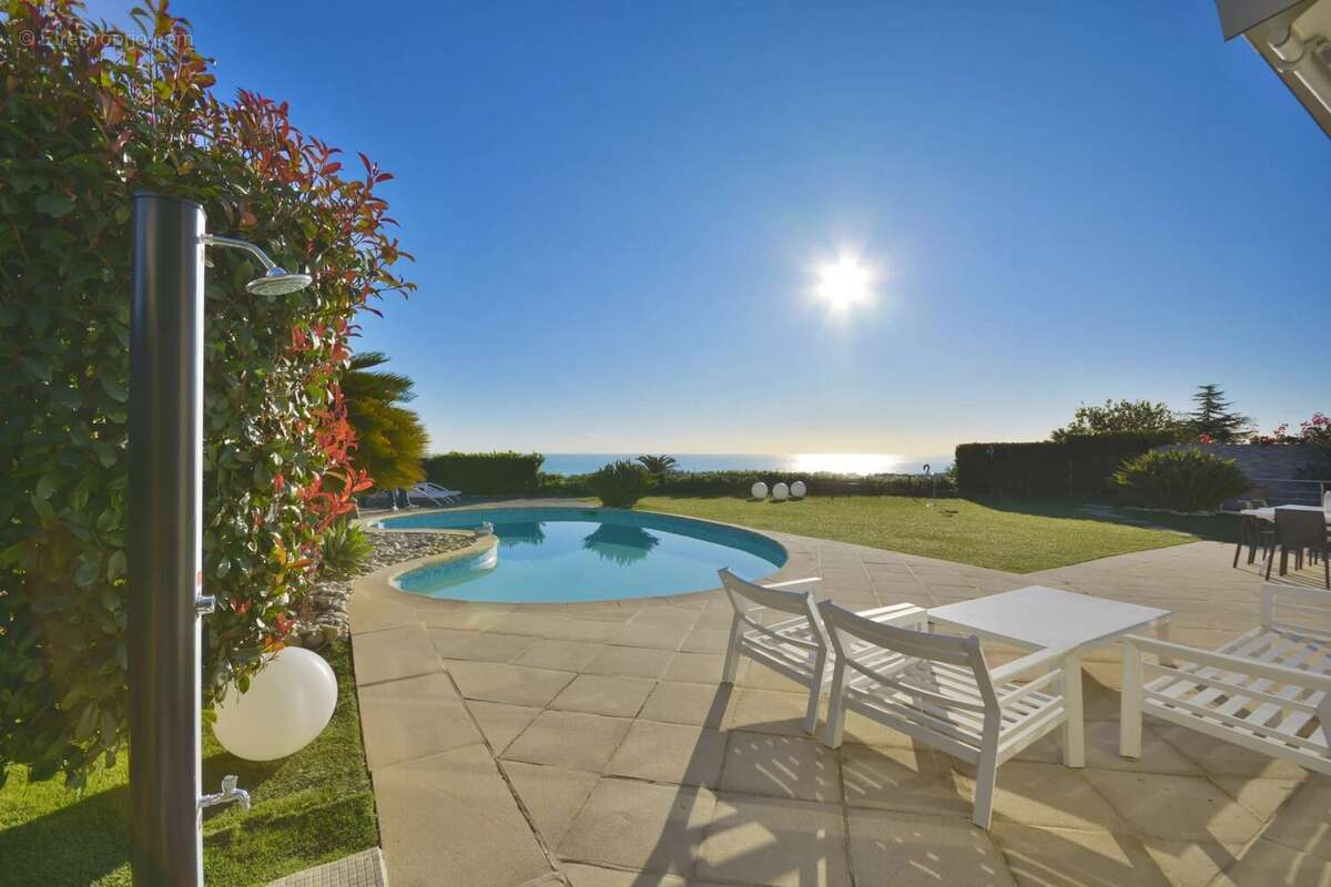 Maison à VILLENEUVE-LOUBET