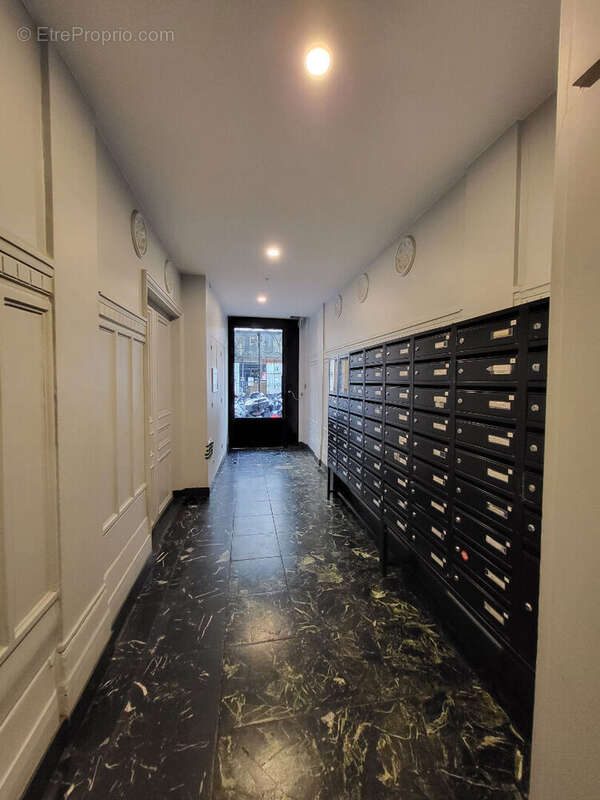 Studio de 18.37m² 75009 Paris - photo 6