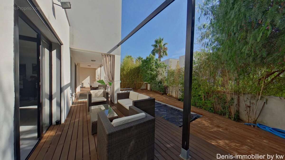 Maison à VILLENEUVE-DE-LA-RAHO