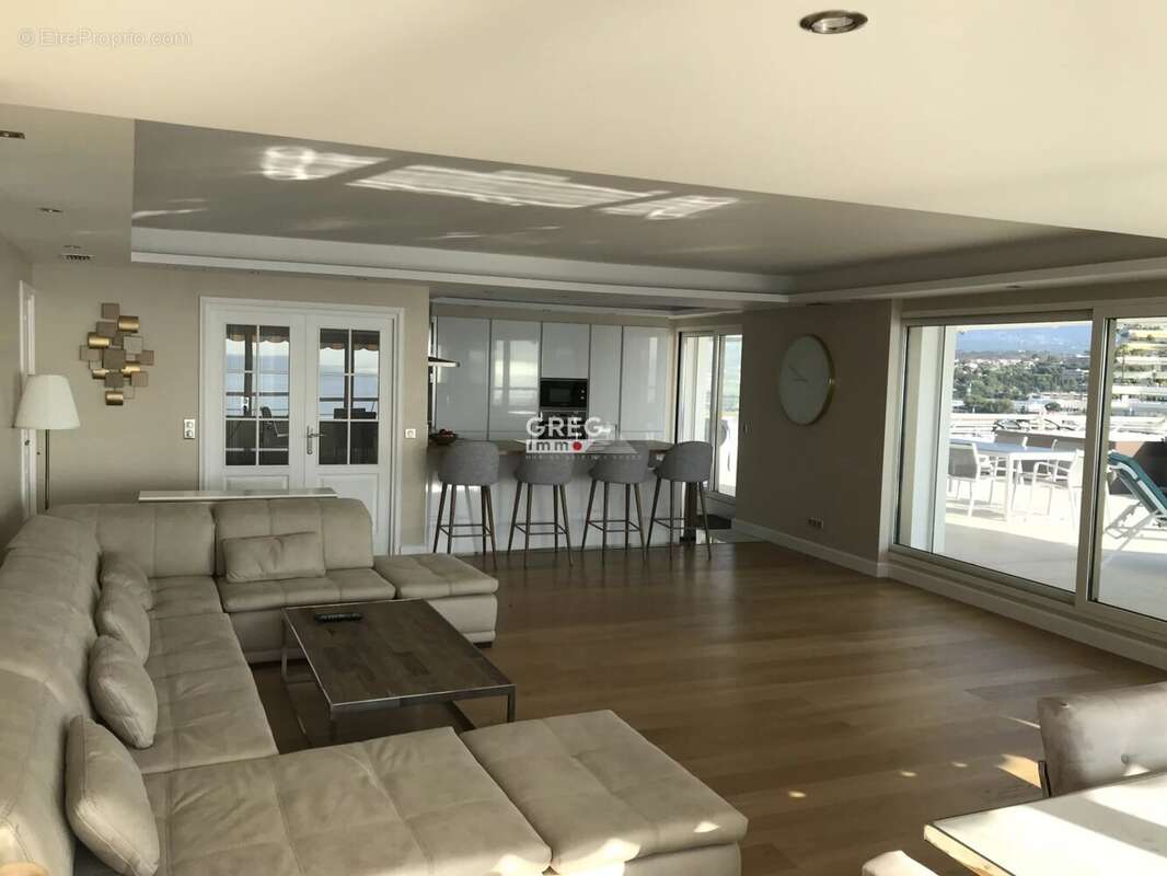 Pieds dans l'eau, étage élevé, Appartement 4 pièces avec gra - photo 6
