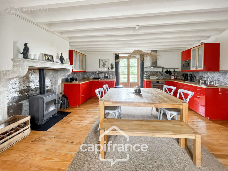 Maison à MONT-SAINT-JEAN