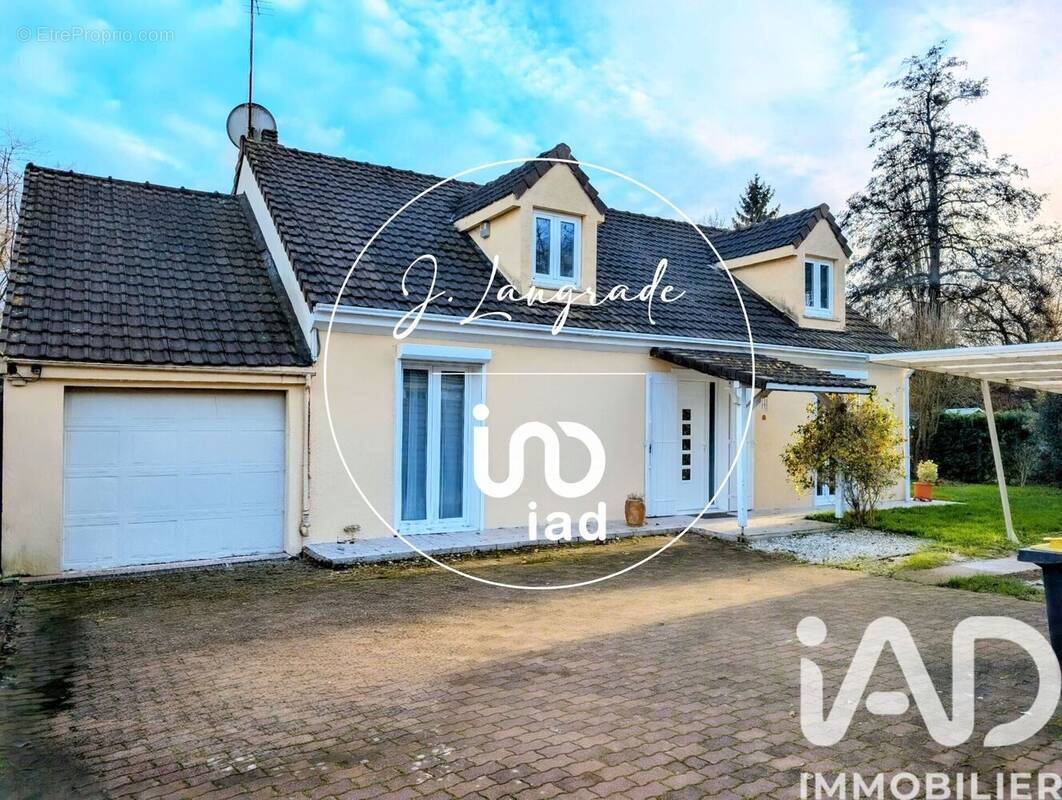 Maison 6 pièces 140 m² · à Auvers-sur-Oise · 140 m² · 437 000 €