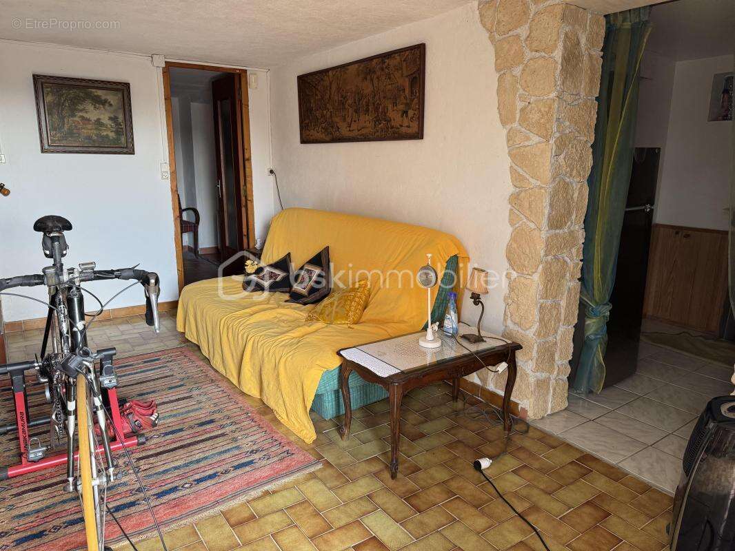 À rocbaron (83136), au calme absolu, maison avec logement indépendant, piscine, garage et 5 400 m² de terrain - photo 16