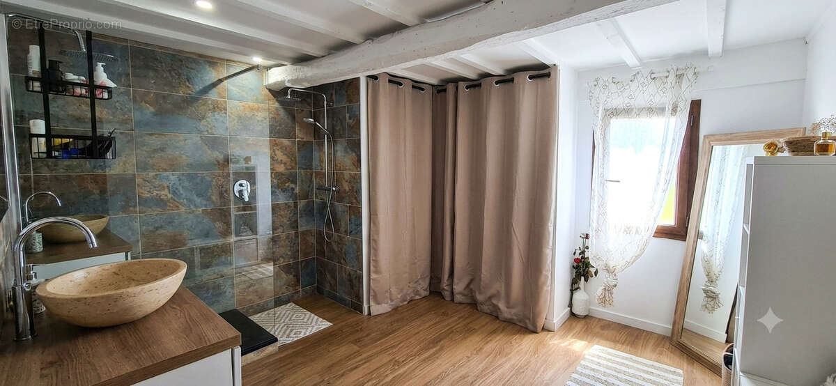 MAISON T5 de 163 M2 avec 823 M2 de terrain - photo 10