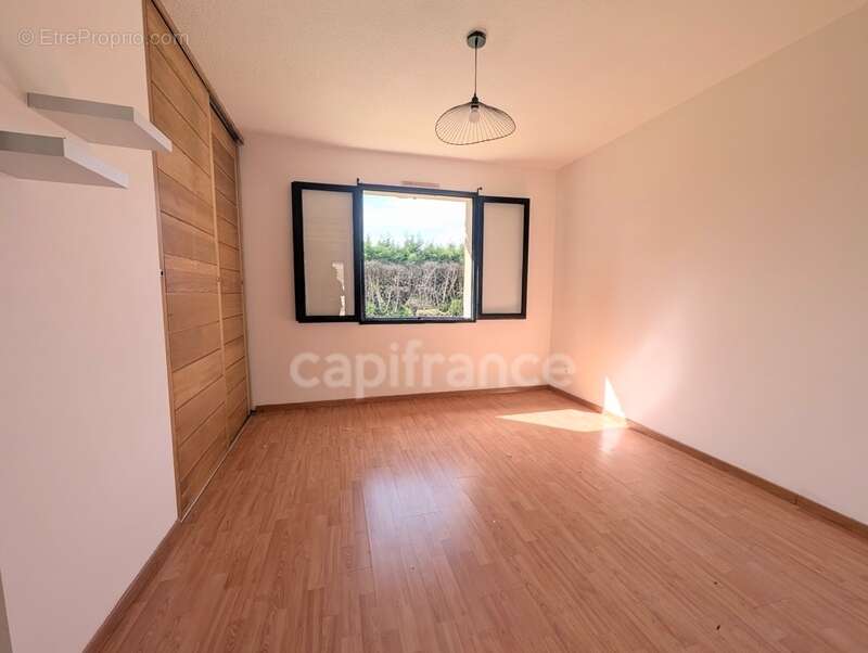 Maison à vendre 4 pièces AMBARES ET LAGRAVE (33) - photo 13