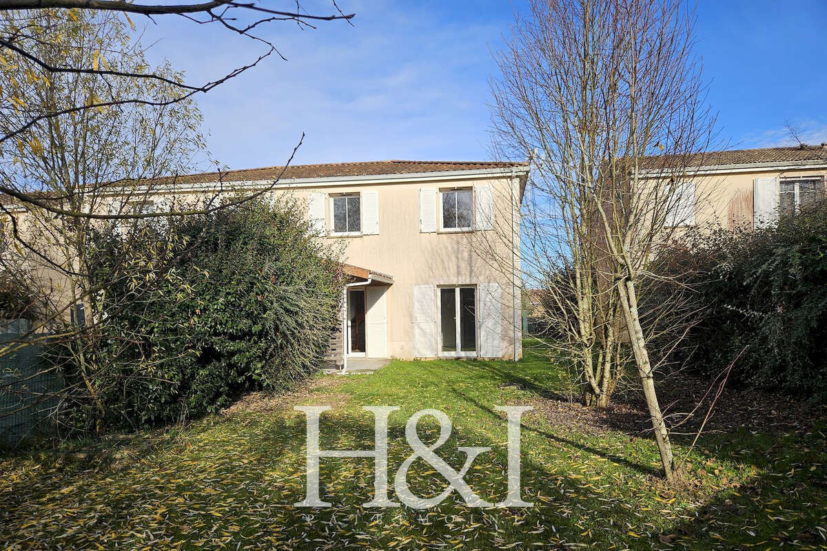 Maison à FONTAINE-LE-COMTE