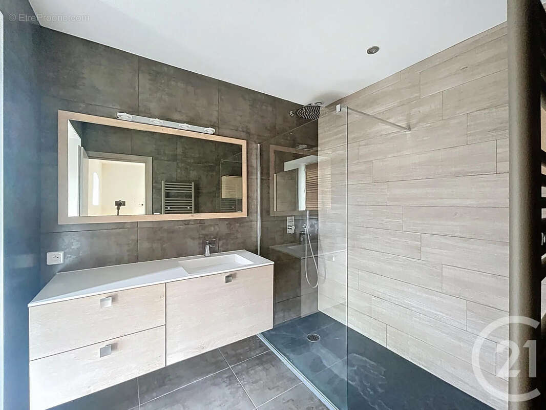 Maison à SAINT-QUENTIN-FALLAVIER