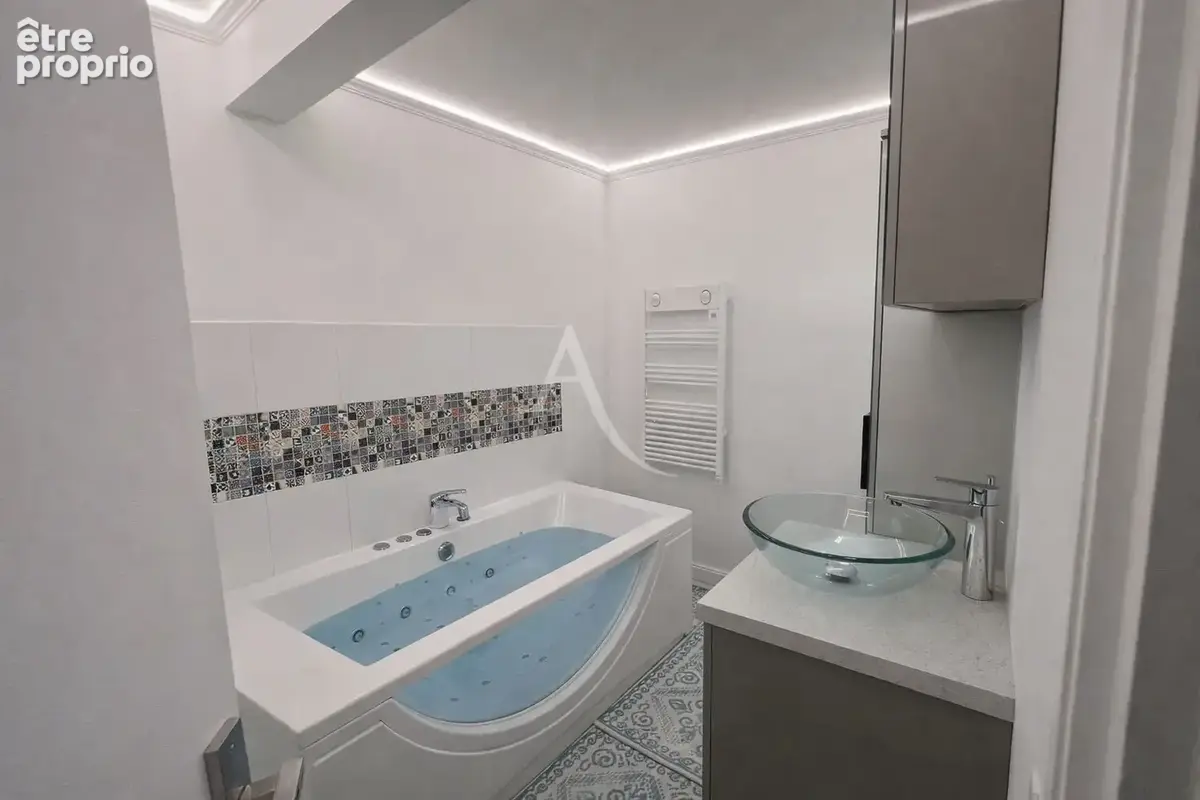 Appartement 3 pièces de standing au coeur d'une résidence confidentielle avec piscine - photo 5