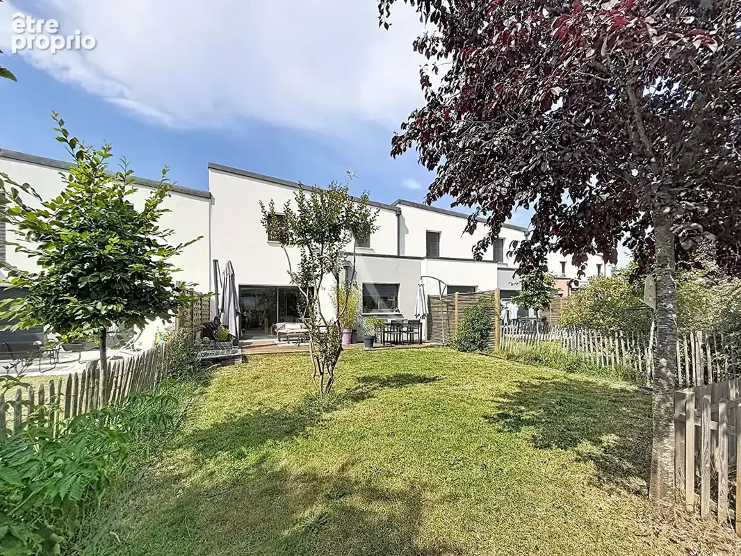 Maison à SAINT-SYLVAIN-D'ANJOU