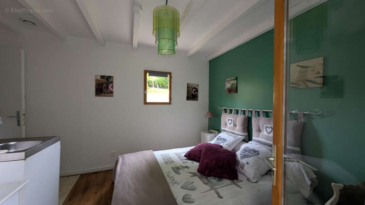 Appartement à SAINT-CLEMENT-DE-VERS