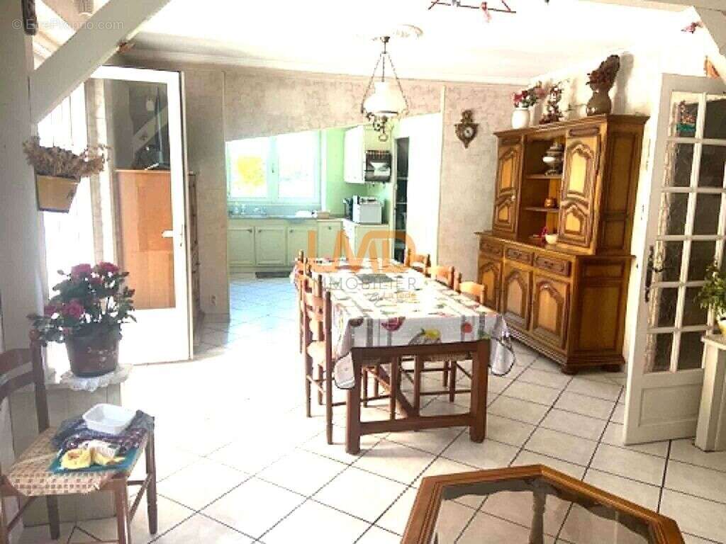 Grande maison avec piscine - photo 2