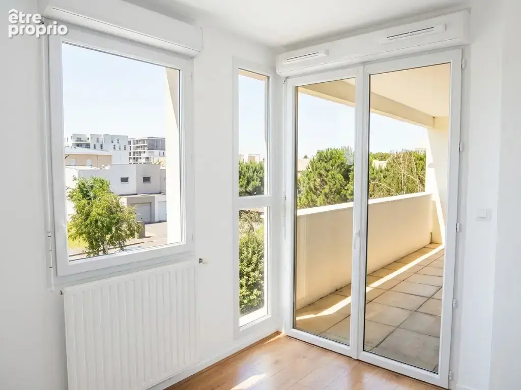 BRUGES - Secteur le Tasta - Lac - T3 TBE avec grand Balcon et 2 Parkings privatifs - photo 2