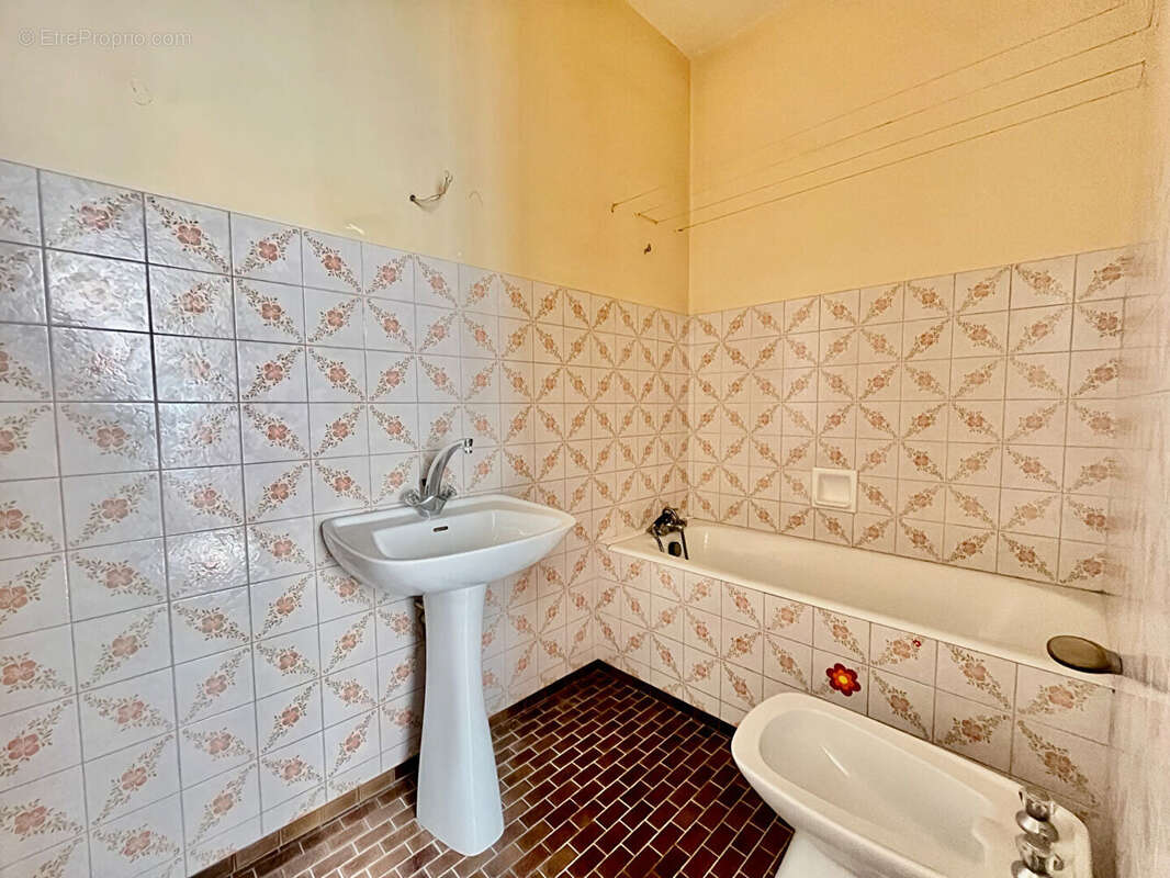 Appartement à SAINTE-LIVRADE-SUR-LOT