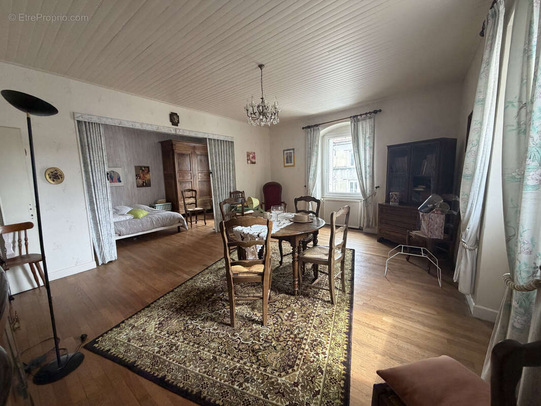 Maison de village 6 pièces à acheter à Vercel-Villedieu-Le-Camp - photo 2