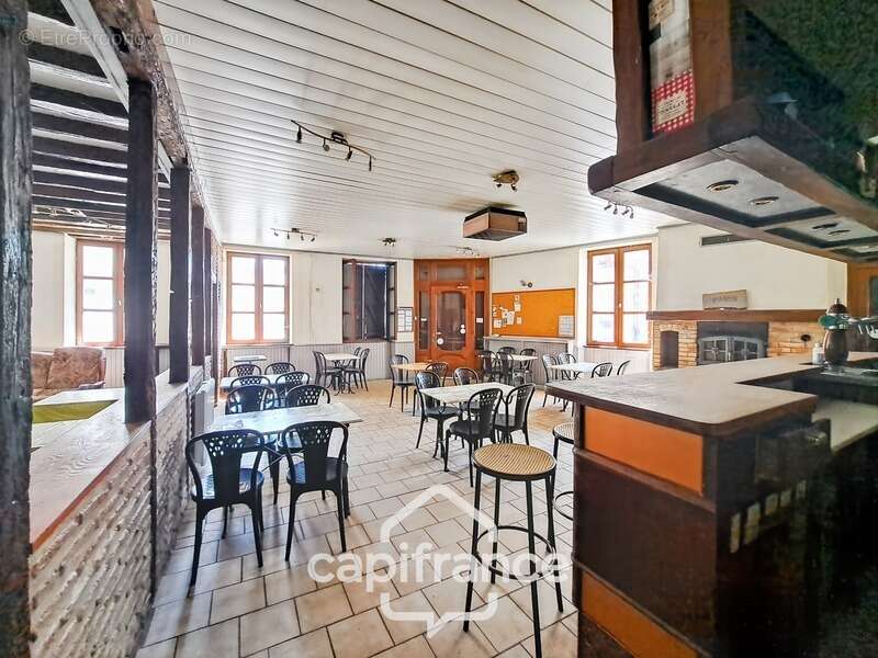 Ancien bar-restaurant avec logement – Fort potentiel au cœur de Châteaumeillant - photo 38