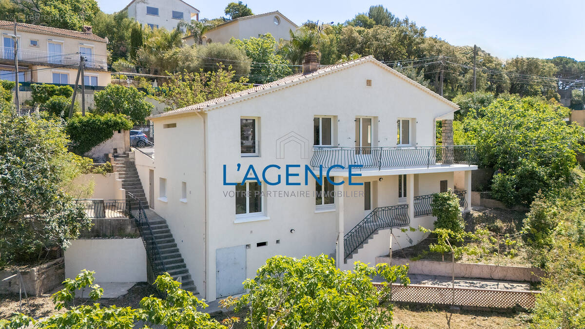 Maison à HYERES