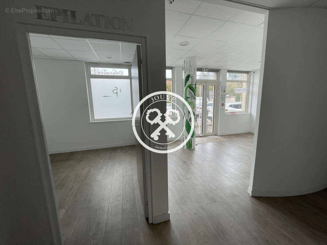 Local commercial/ bureaux sainte savine - photo 11