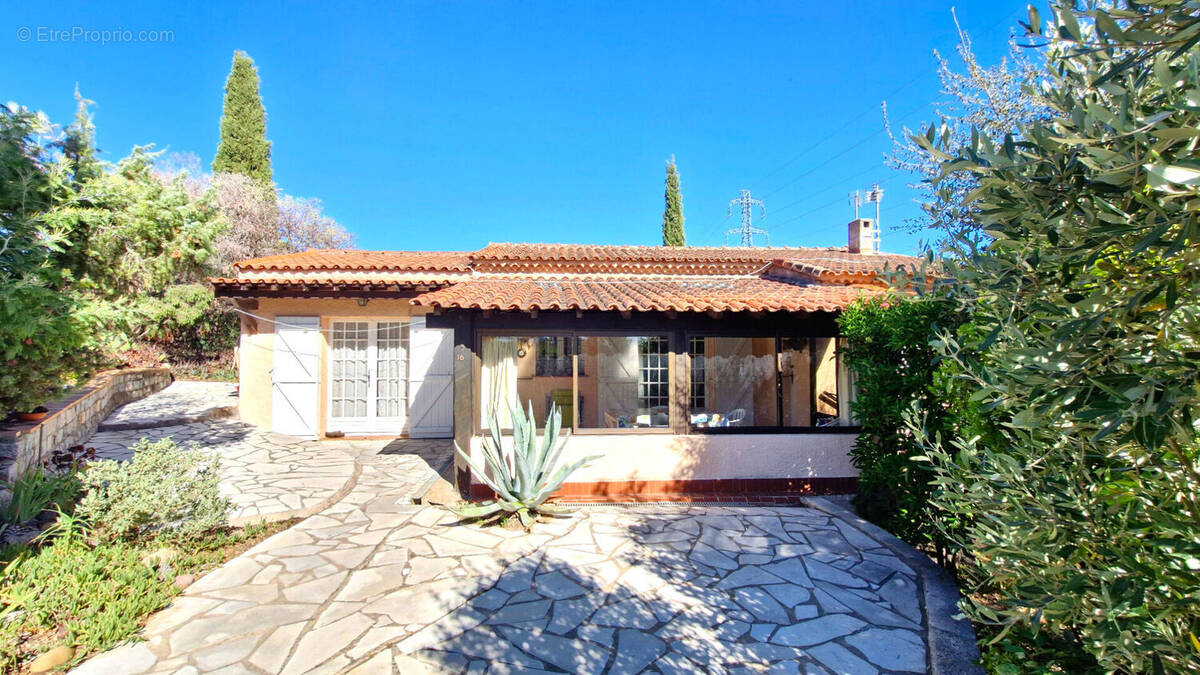 Maison à FREJUS