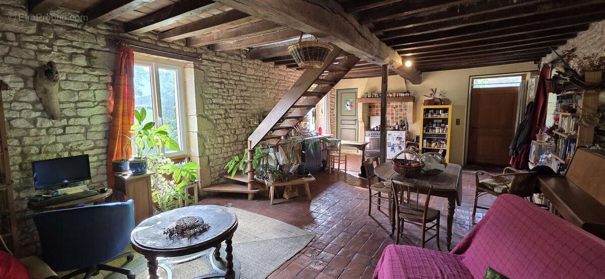 Maison à CUNCY-LES-VARZY