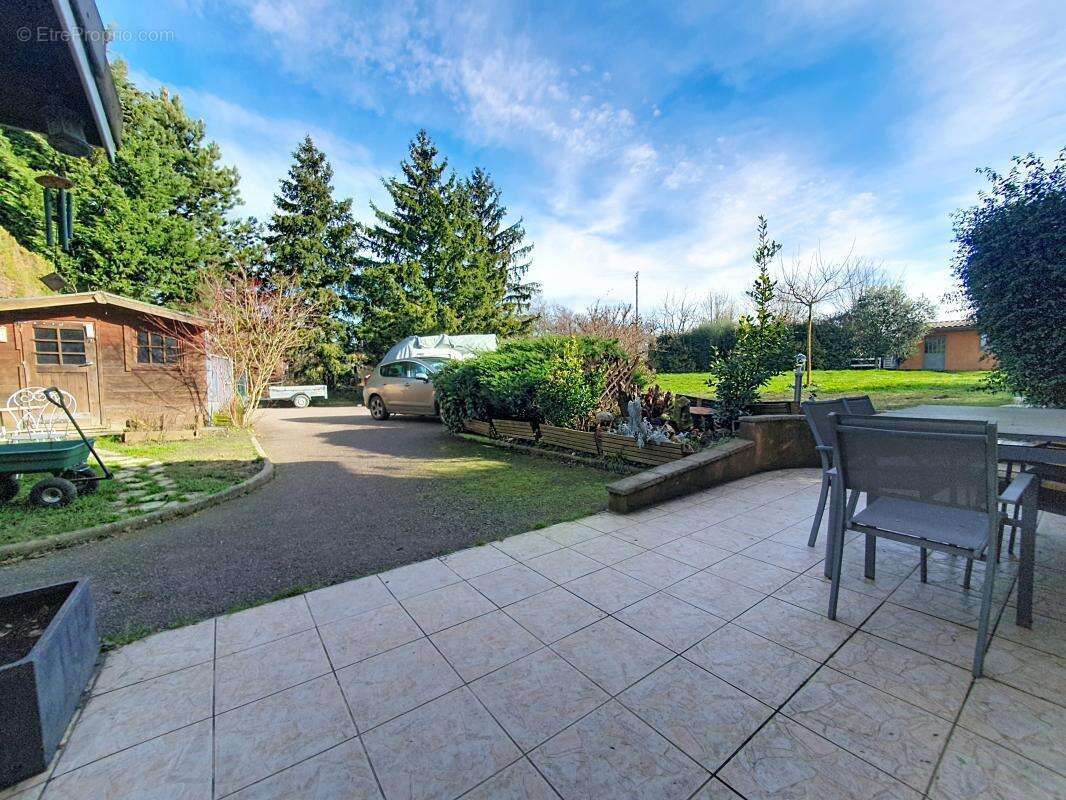 Maison à SAINT-PIERRE-DE-CHANDIEU