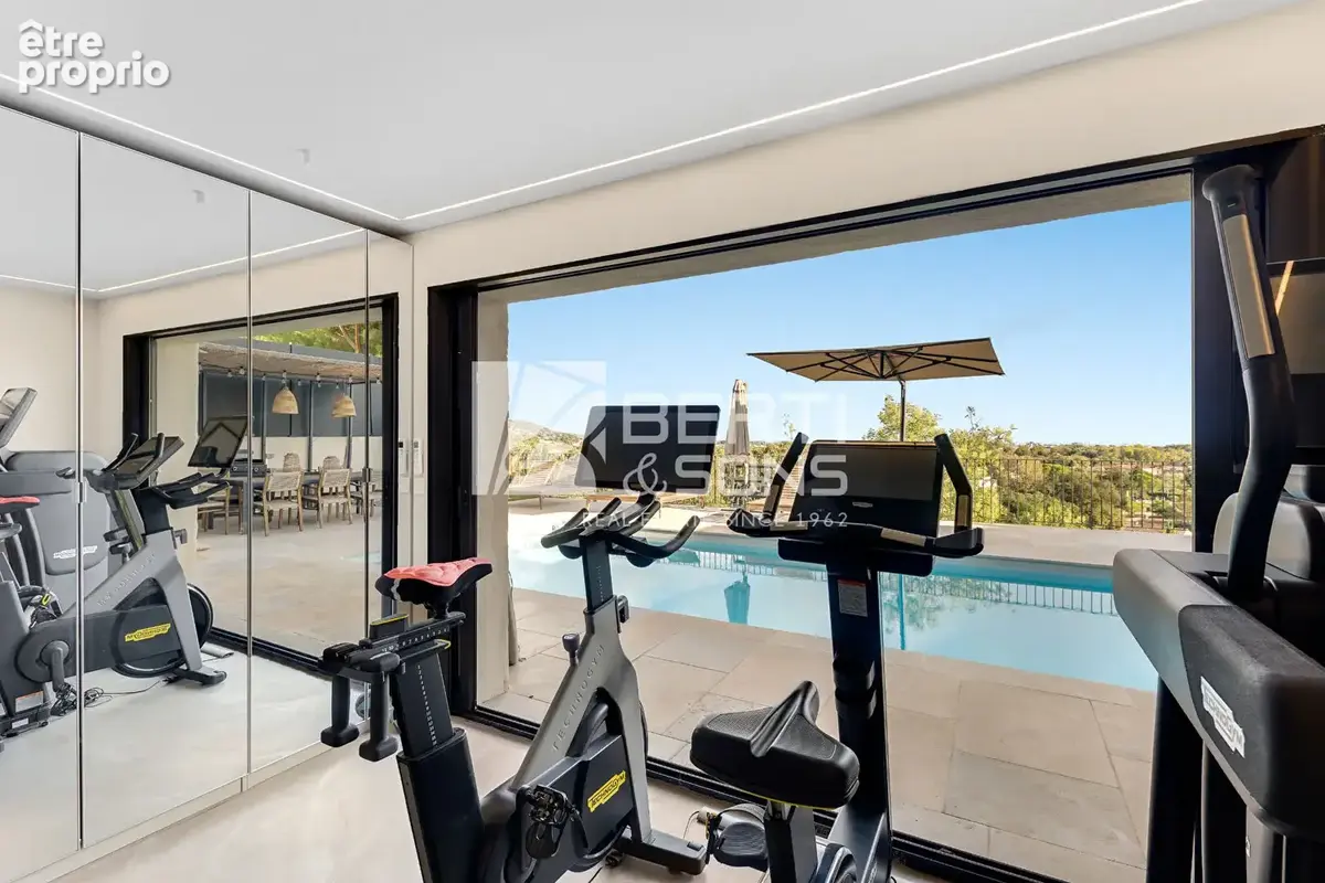 Exclusivité - villa provençale rénovée - piscine - vue dégagée jusqu'à la mer - photo 16