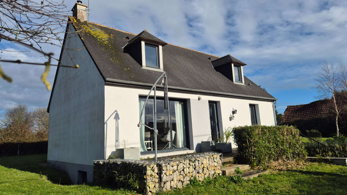 Maison à AUMEVILLE-LESTRE