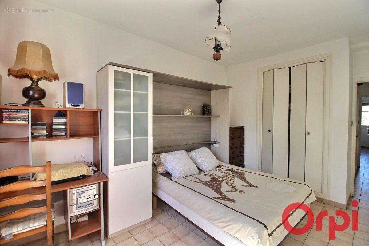 Appartement à MARSEILLE-3E