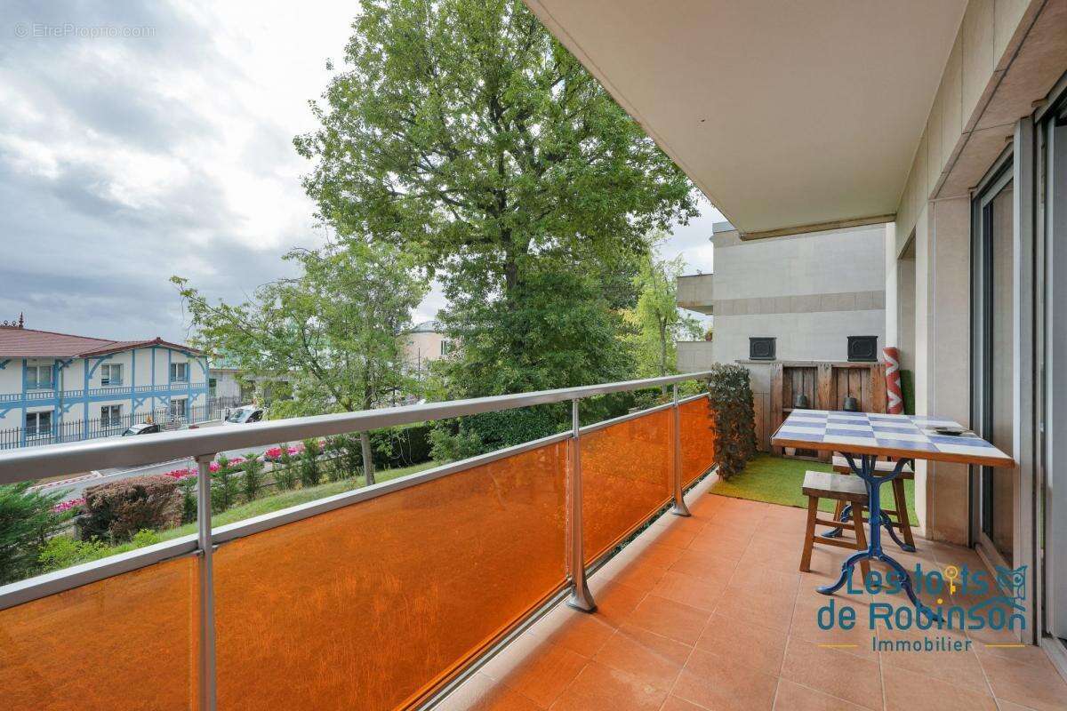 Appartement à LE PLESSIS-ROBINSON