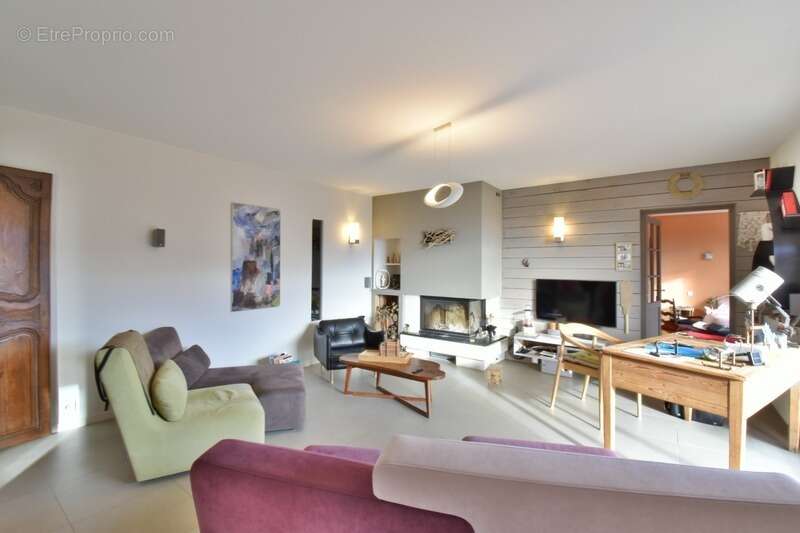 Maison à ENTREPIERRES