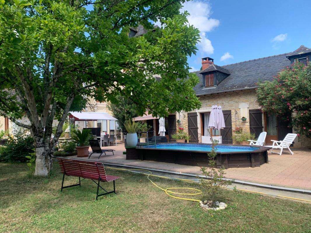 Maison à TERRASSON-LAVILLEDIEU