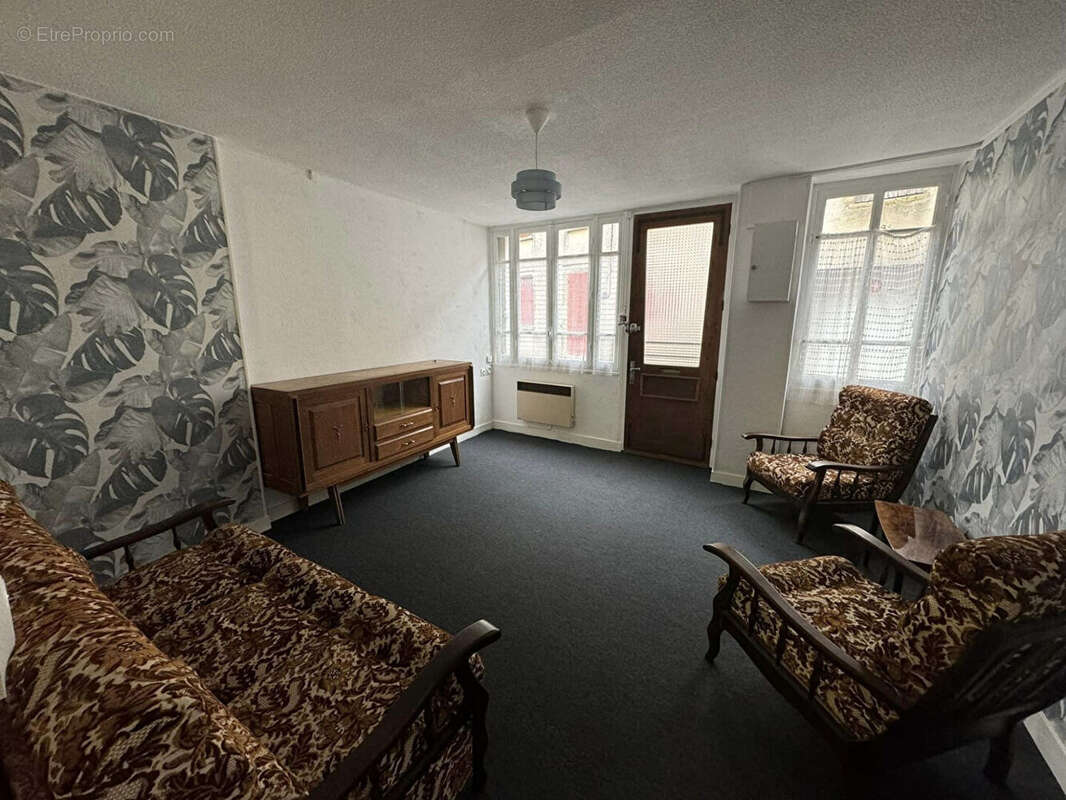 Maison à CHATEAUPONSAC