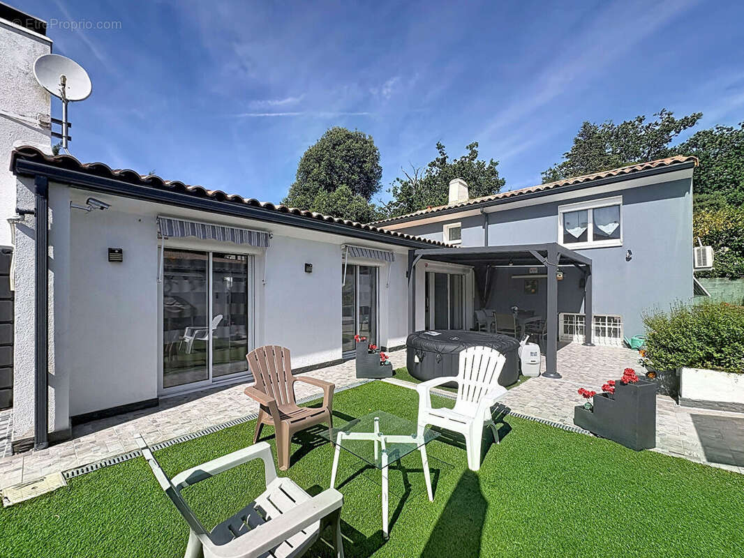 Exclusivité NESTENN Challans - Maison 3 Chambres + bureau avec piscine à CHALLANS - photo 3