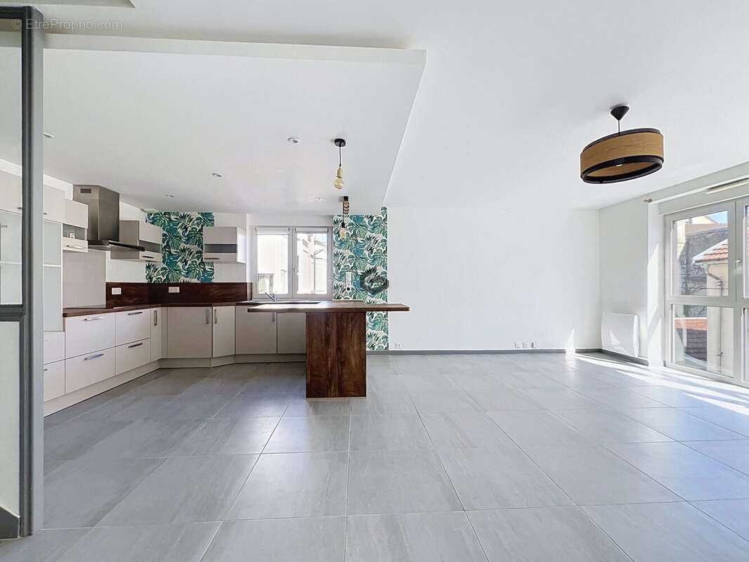 Appartement 140 m² à Reims  - photo 2