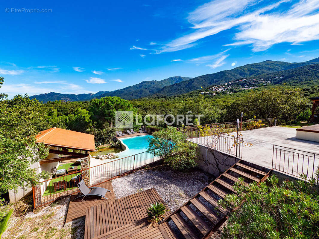 Maison à VILLELONGUE-DELS-MONTS