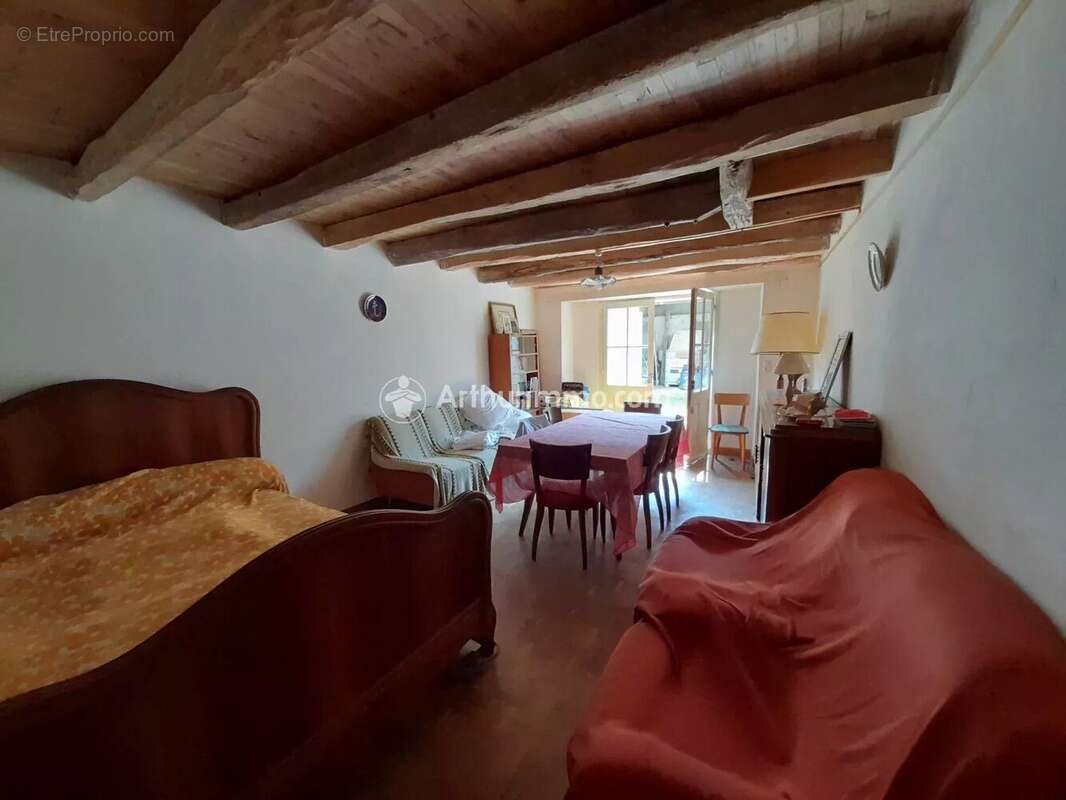 Maison à DAMPIERRE-SUR-BOUTONNE