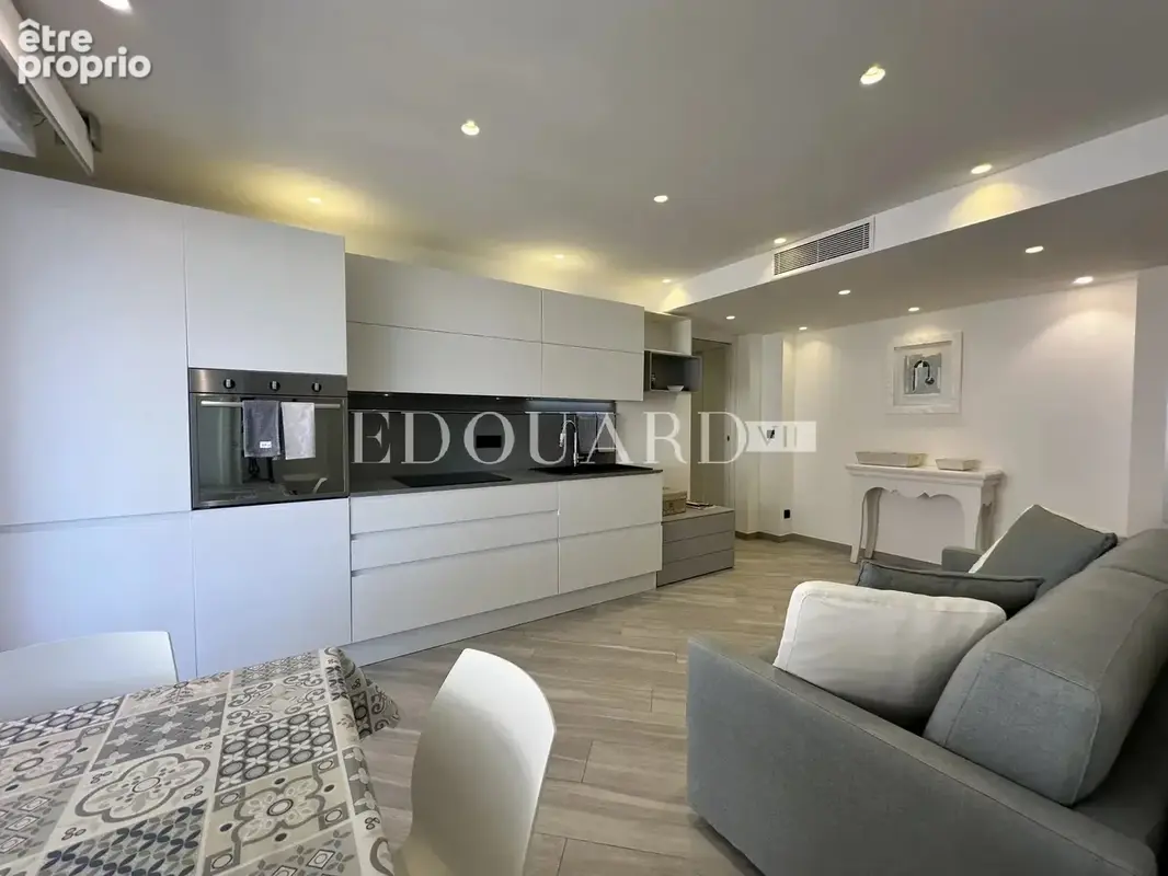 Trois pièces en superbe état avec grande terrasse et possibilité double garage, en plein centre de Menton - photo 23