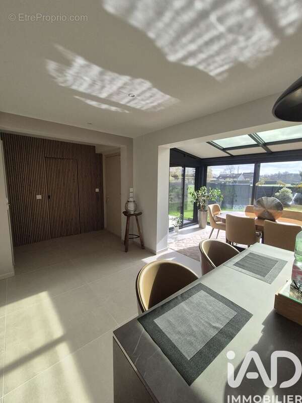 Photo 2 - Maison à CRECY-LA-CHAPELLE