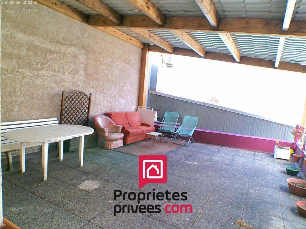 Appartement à LE CHAMBON-FEUGEROLLES