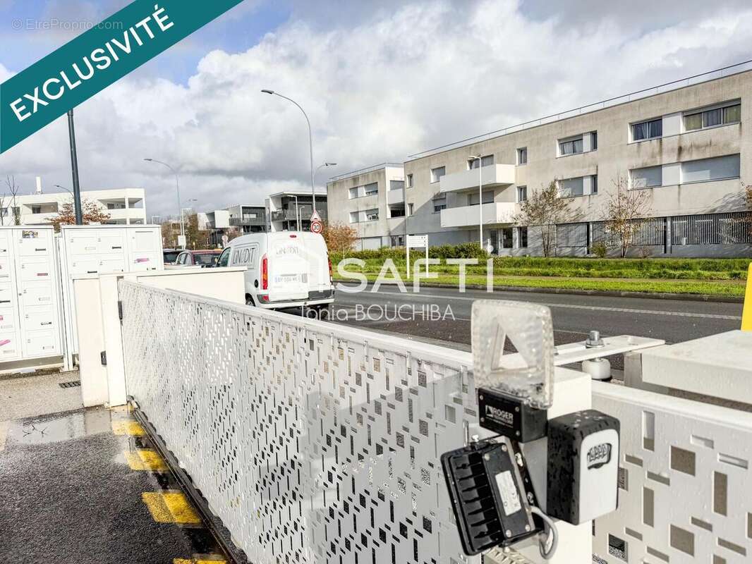 Photo 2 - Parking à VILLENAVE-D'ORNON