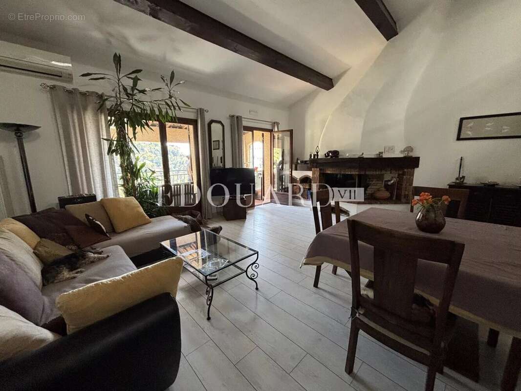 Appartement à ROQUEBRUNE-CAP-MARTIN